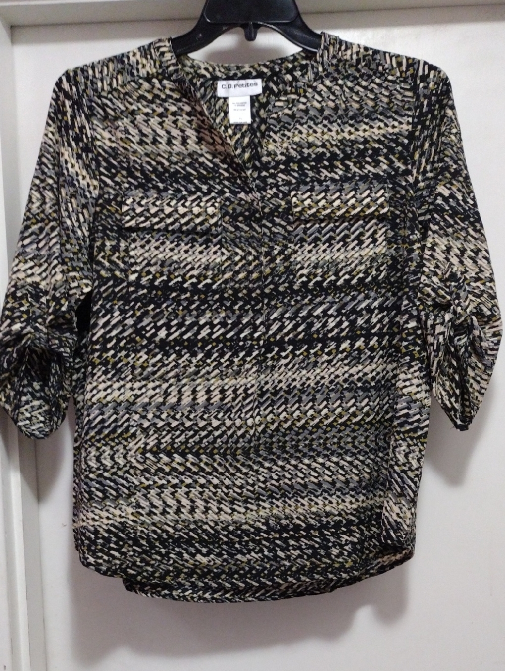 Black & Cream Patterned V-Neck Blouse PL